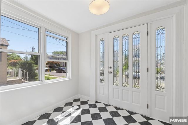275 Farrant Terrace, Teaneck, NJ 07666