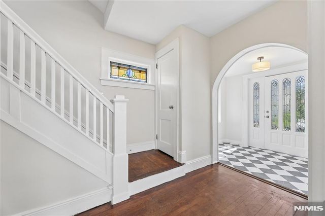 275 Farrant Terrace, Teaneck, NJ 07666