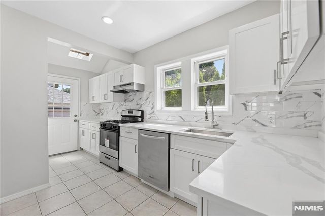 275 Farrant Terrace, Teaneck, NJ 07666