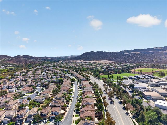 33489 Cedar Creek, Lake Elsinore, CA 92532
