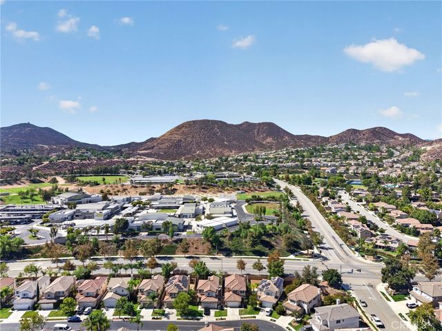 33489 Cedar Creek, Lake Elsinore, CA 92532