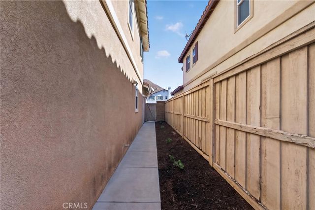 33489 Cedar Creek, Lake Elsinore, CA 92532