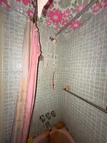 4851 NW 21st St 411, Lauderhill, FL 33313