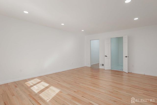 463 Cottrell Road, Old Bridge, NJ 07747