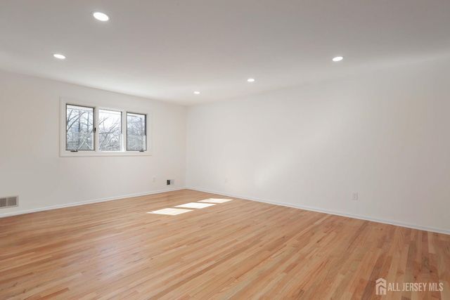 463 Cottrell Road, Old Bridge, NJ 07747