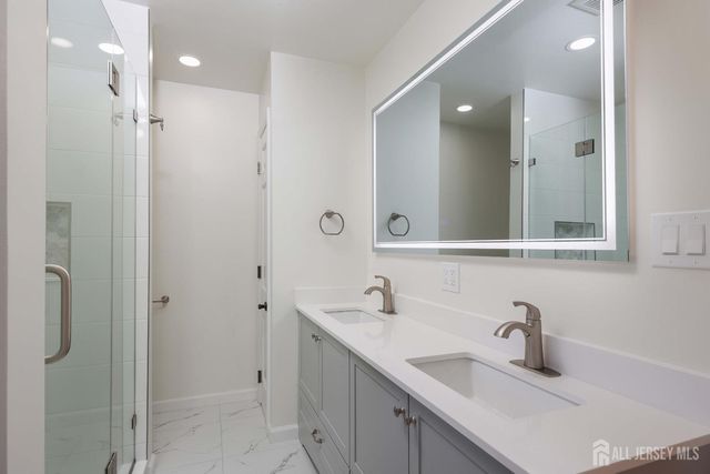 463 Cottrell Road, Old Bridge, NJ 07747