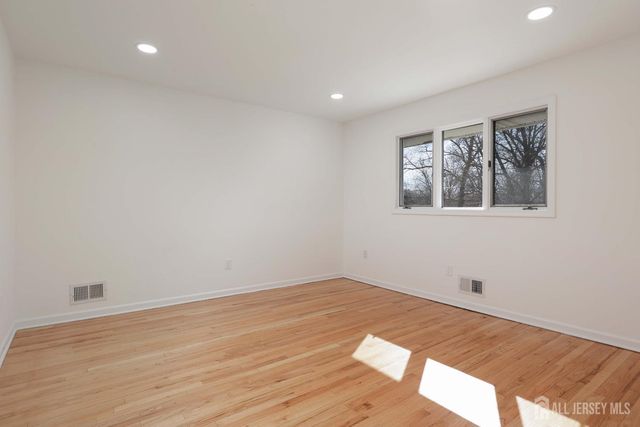 463 Cottrell Road, Old Bridge, NJ 07747