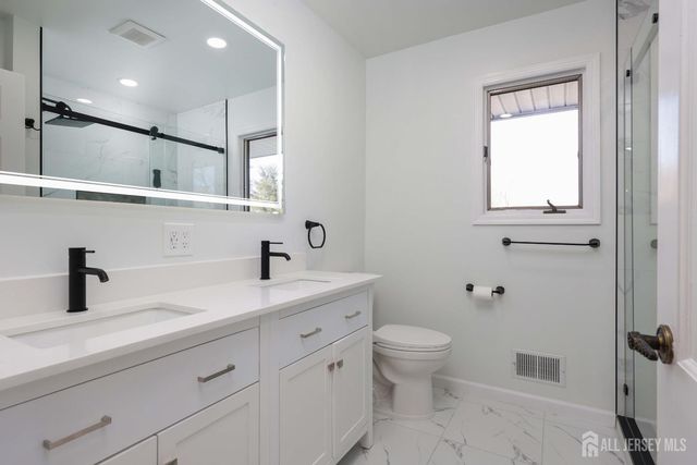 463 Cottrell Road, Old Bridge, NJ 07747