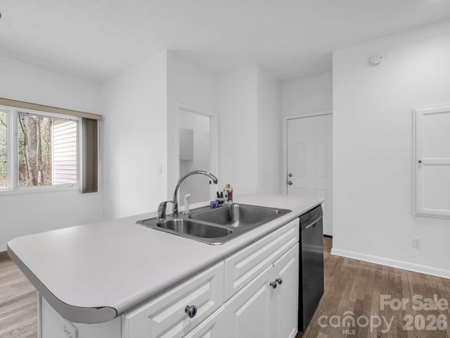 5 Hearthstone Lane, Flat Rock, NC 28731