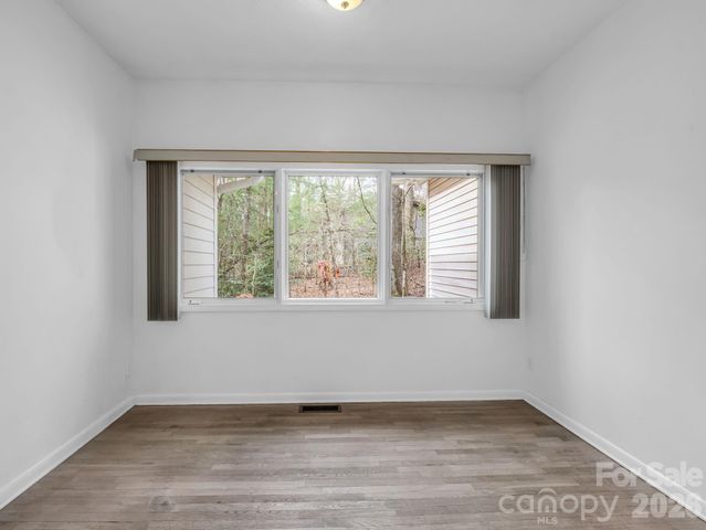 5 Hearthstone Lane, Flat Rock, NC 28731