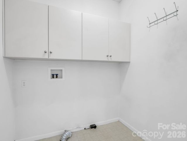 5 Hearthstone Lane, Flat Rock, NC 28731