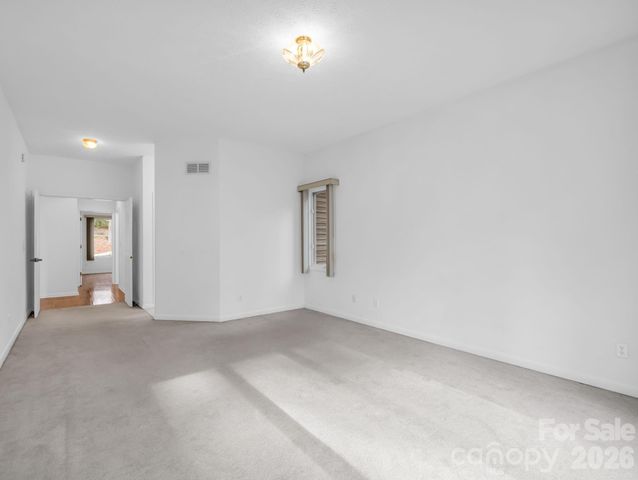 5 Hearthstone Lane, Flat Rock, NC 28731