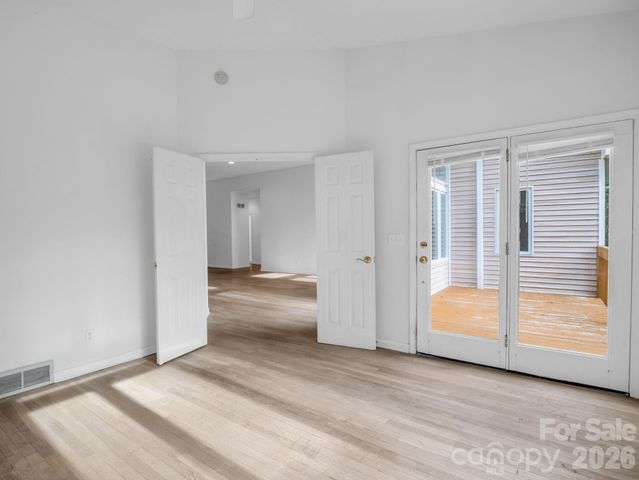 5 Hearthstone Lane, Flat Rock, NC 28731