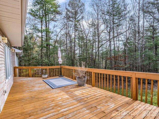 5 Hearthstone Lane, Flat Rock, NC 28731