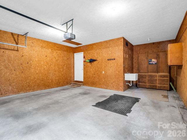 5 Hearthstone Lane, Flat Rock, NC 28731