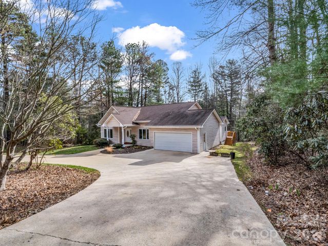 5 Hearthstone Lane, Flat Rock, NC 28731