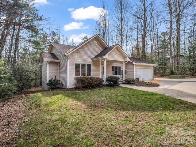 5 Hearthstone Lane, Flat Rock, NC 28731