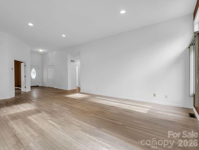 5 Hearthstone Lane, Flat Rock, NC 28731