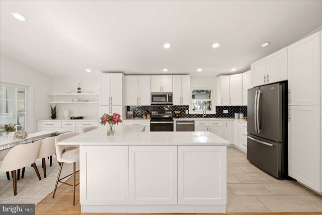 2621 CHILDS LN, Alexandria, VA 22308