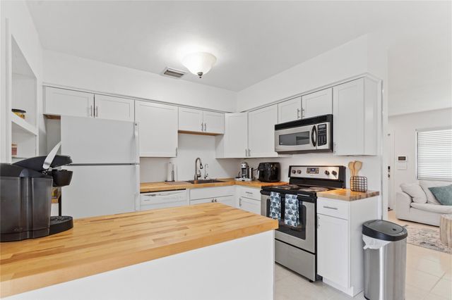 171 SE 31st Avenue, Boynton Beach, FL 33435