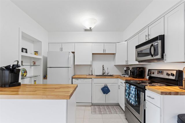 171 SE 31st Avenue, Boynton Beach, FL 33435