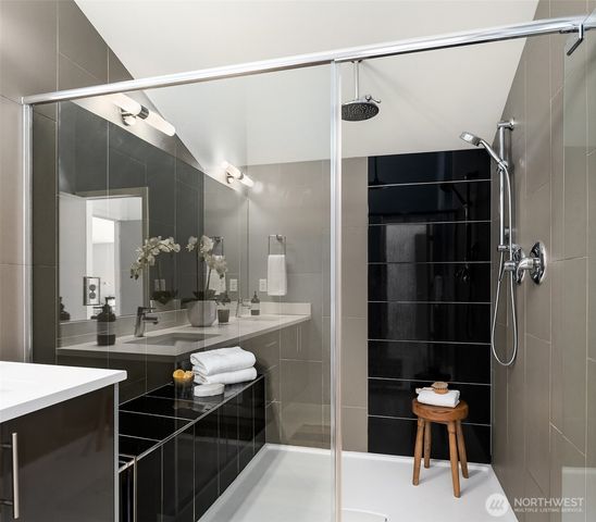 5903 20th Avenue S, Seattle, WA 98108