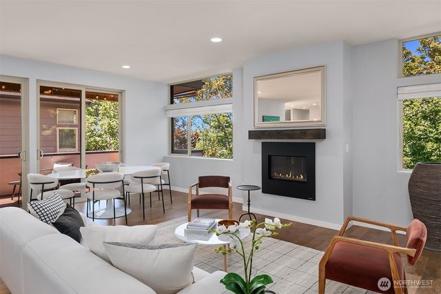 5903 20th Avenue S, Seattle, WA 98108