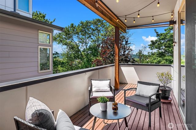 5903 20th Avenue S, Seattle, WA 98108