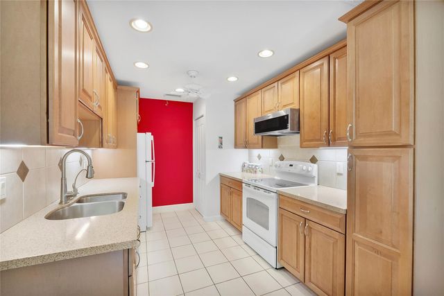 5949 Arbol Drive 5949, Delray Beach, FL 33484