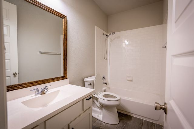 1121 Bridle Path Drive, Aubrey, TX 76227