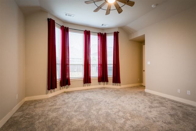 1121 Bridle Path Drive, Aubrey, TX 76227