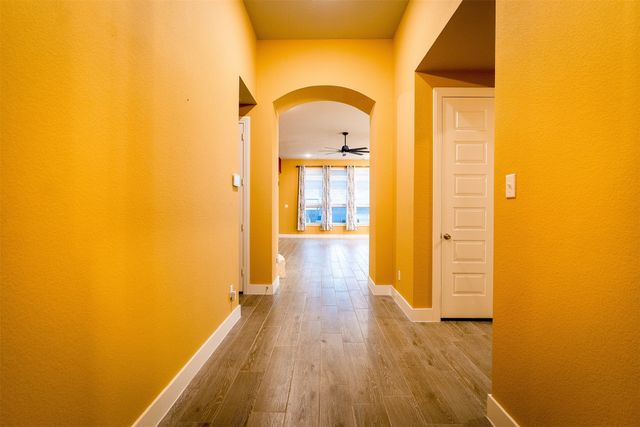 1121 Bridle Path Drive, Aubrey, TX 76227