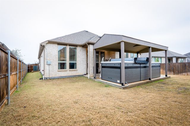 1121 Bridle Path Drive, Aubrey, TX 76227