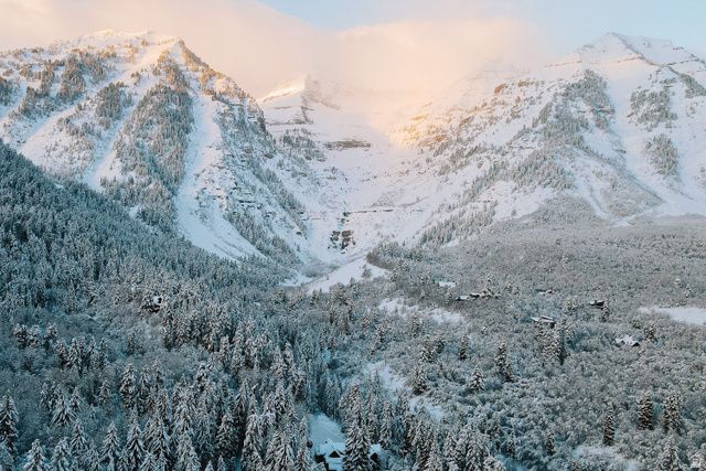 9271 N MILE 23 LN, Sundance, UT 84604