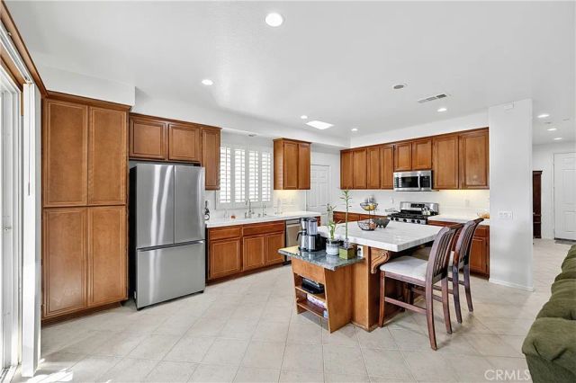3601 Crevice Way, Perris, CA 92570