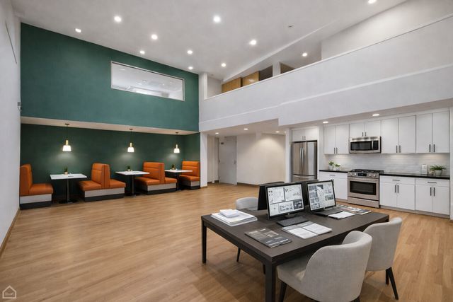 1311 E 57th Street, Chicago, IL 60637