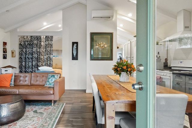 821-823 Prince Ave, Healdsburg, CA 95448