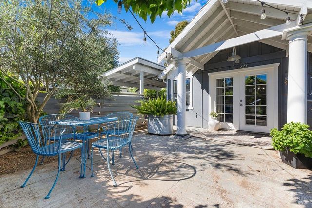 821-823 Prince Ave, Healdsburg, CA 95448