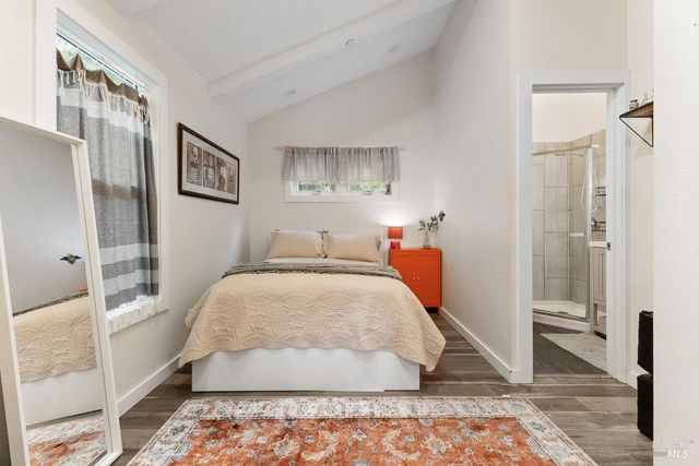 821-823 Prince Ave, Healdsburg, CA 95448