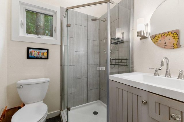 821-823 Prince Ave, Healdsburg, CA 95448