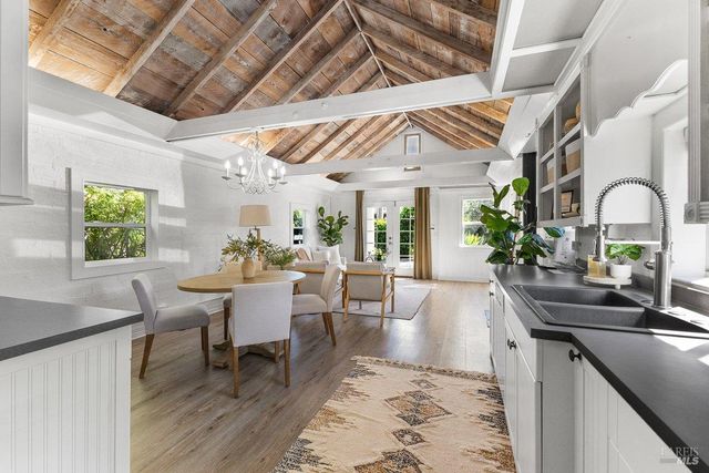 821-823 Prince Ave, Healdsburg, CA 95448