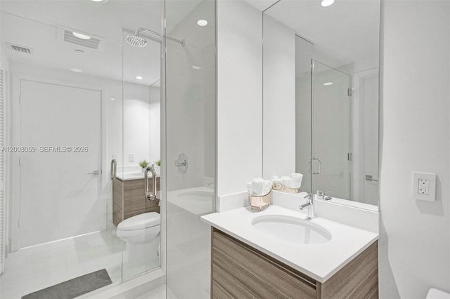 121 NE 34th St 2705, Miami, FL 33137