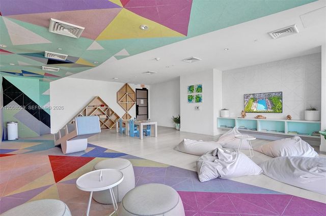 121 NE 34th St 2705, Miami, FL 33137