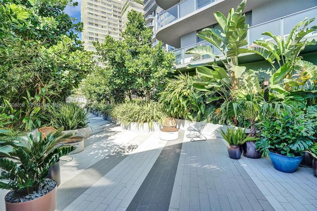 121 NE 34th St 2705, Miami, FL 33137