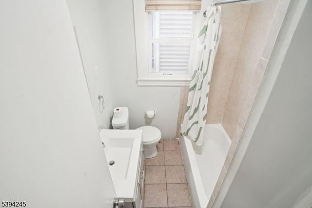 648 Myrtle St, Elizabeth City, NJ 07202