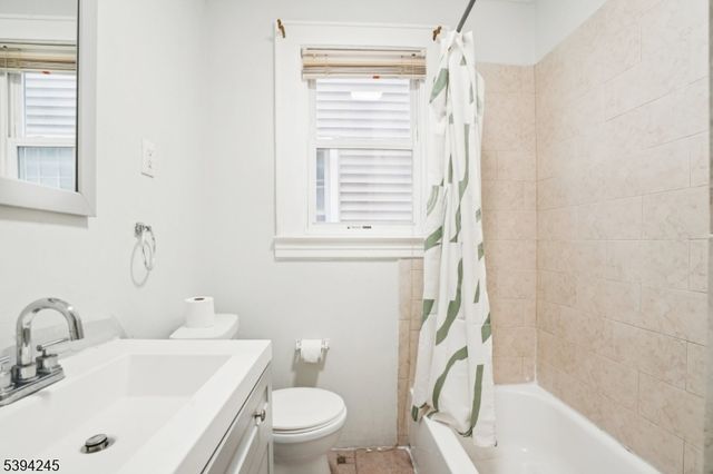 648 Myrtle St, Elizabeth City, NJ 07202