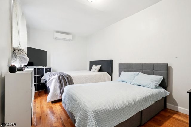 648 Myrtle St, Elizabeth City, NJ 07202