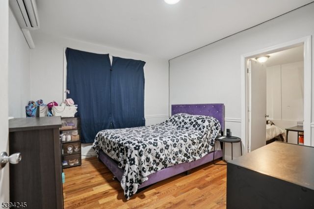 648 Myrtle St, Elizabeth City, NJ 07202