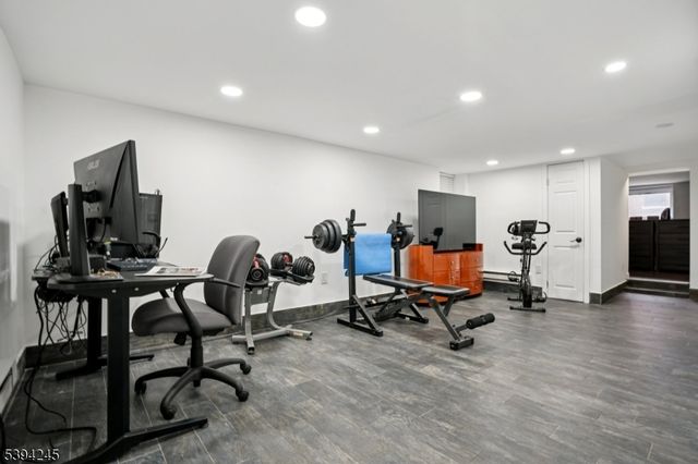 648 Myrtle St, Elizabeth City, NJ 07202