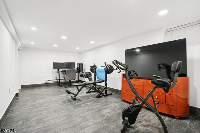 648 Myrtle St, Elizabeth City, NJ 07202